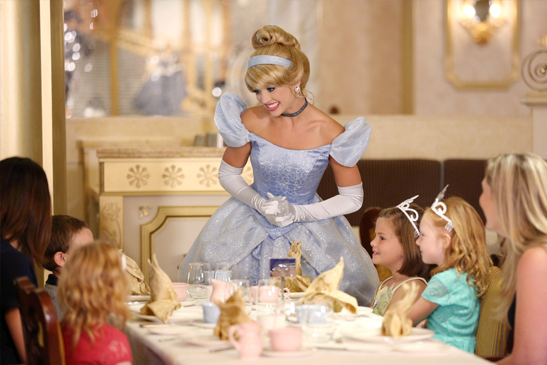 Have a once-in-a-lifetime meeting with beloved Disney characters!