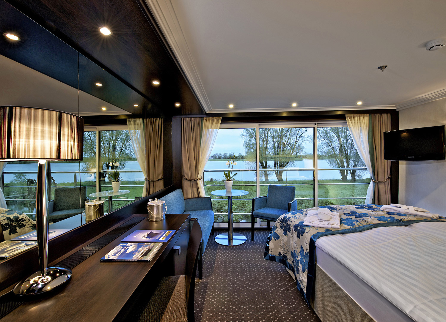 Panorama Suite - Bedroom