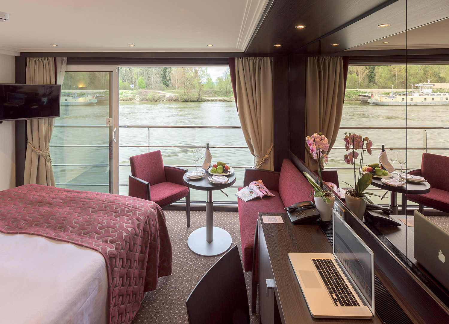 Panorama Suite - Bedroom