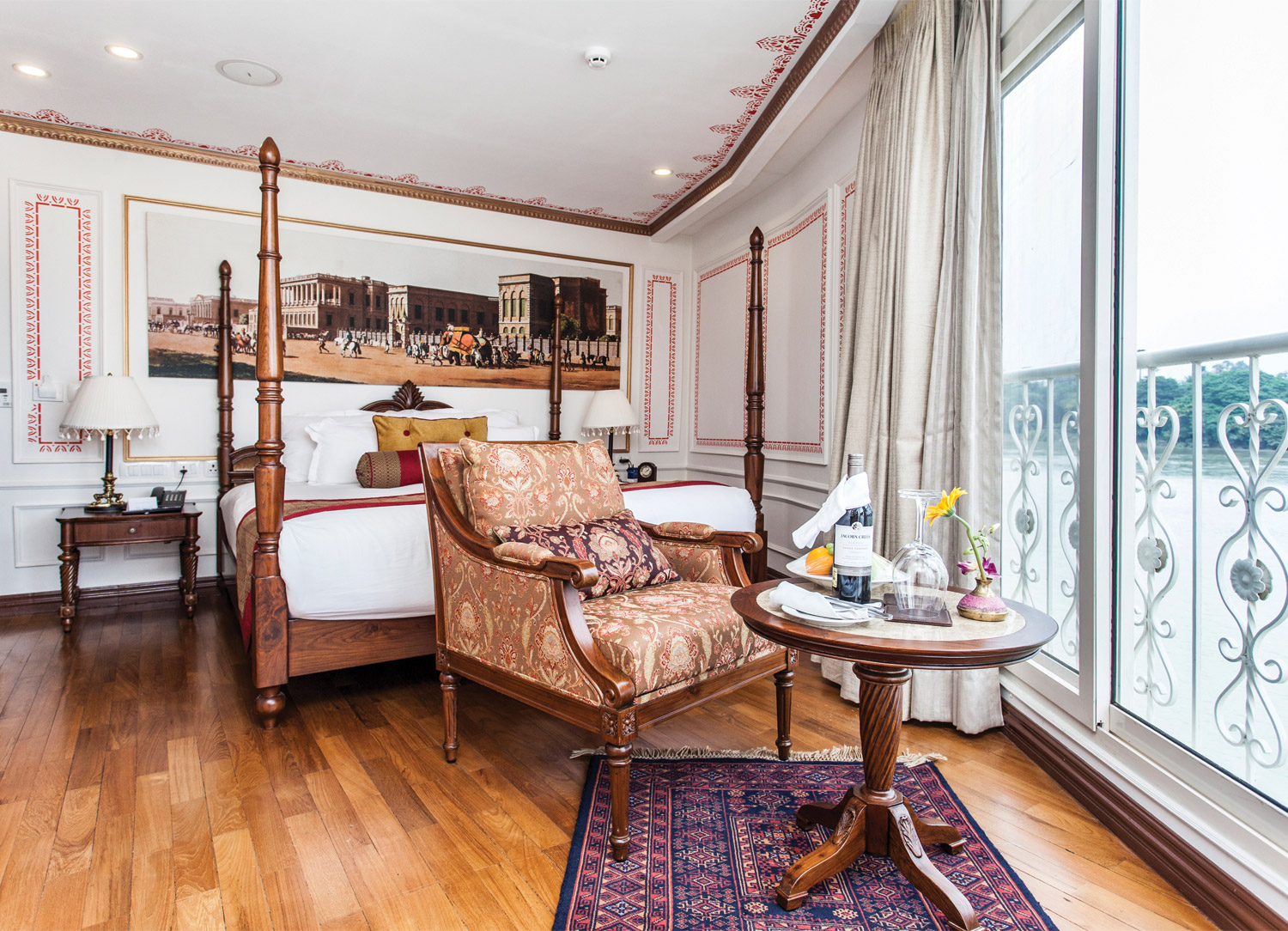 Heritage Suite stateroom on Ganges Voyager 