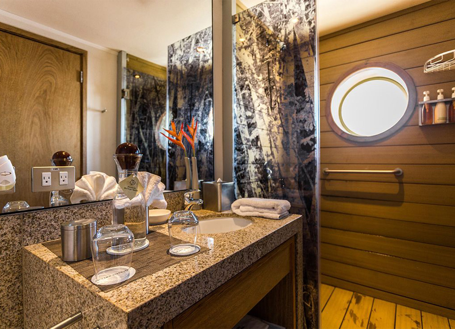 Corner Suite - Bathroom