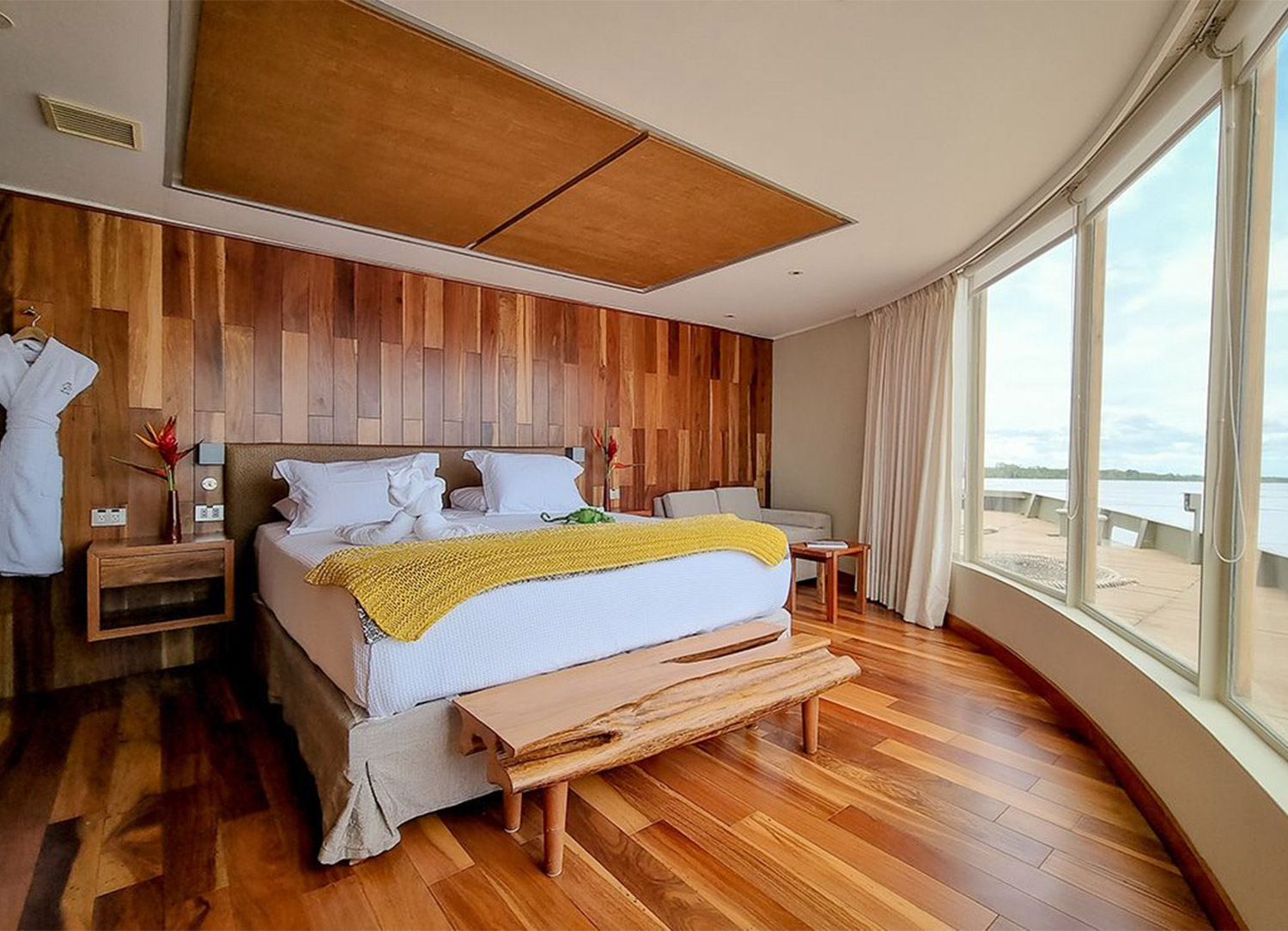 Corner Suite - Bedroom