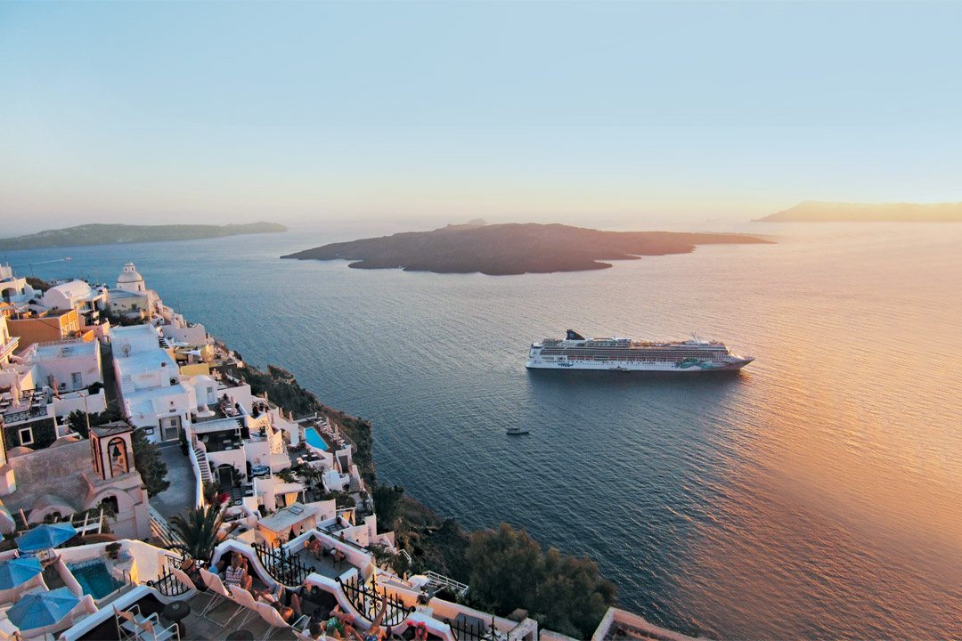  Sail to beautiful destinations, including Europe, on the majestic <em>Norwegian Jade/em>! 