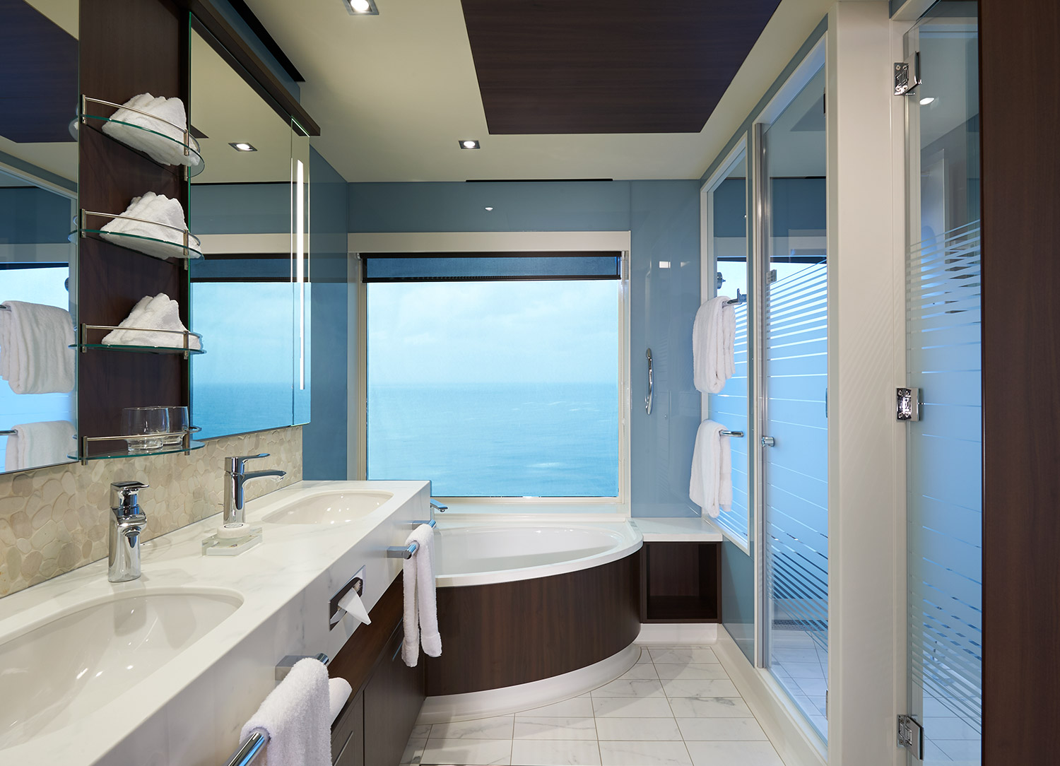The Haven 2-Bedroom Family Villa with Large Balcony - Bathroom