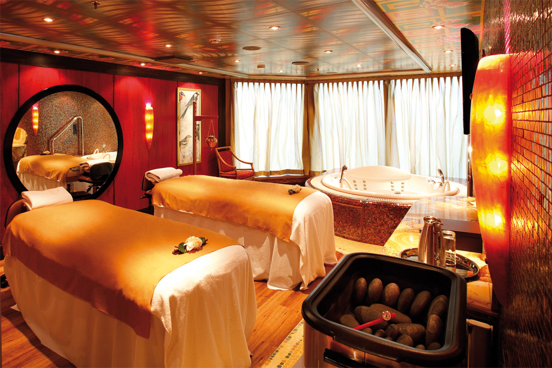  Indulge in a relaxing treatment at onboard Spa. 