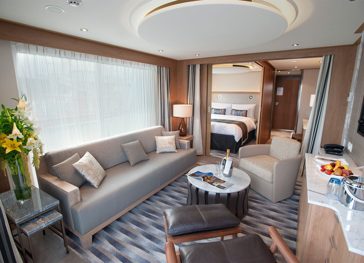 Explorer Suite - Sitting Room