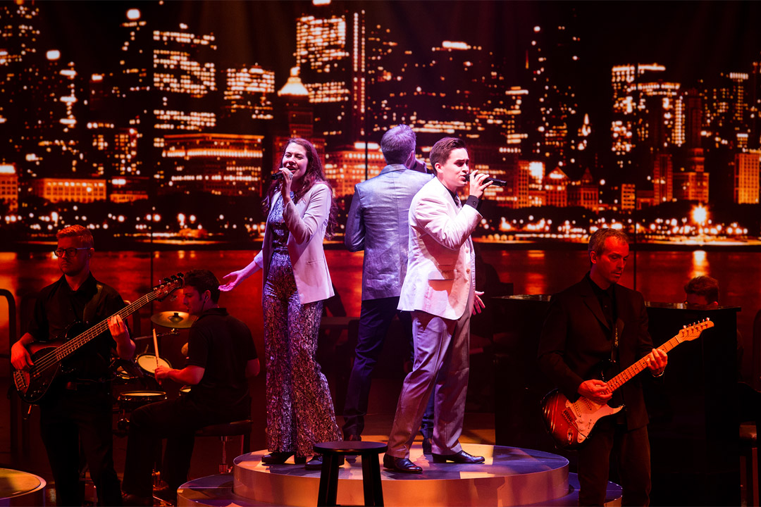  Music-lovers will absolutely enjoy the full Music Walk Experience available on <em>ms Rotterdam!</em>