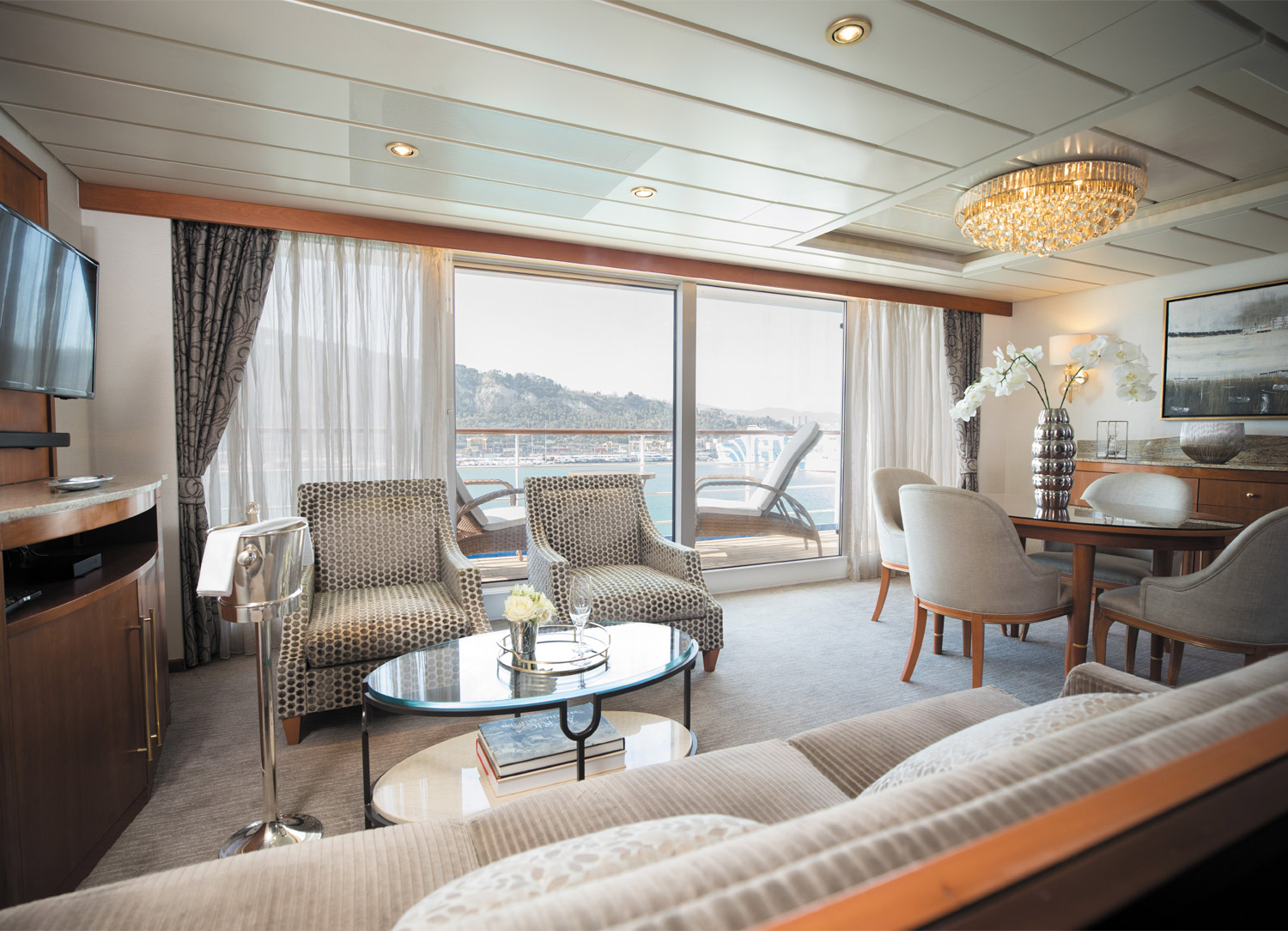 Seven Seas Suite (Forward) - Living Room