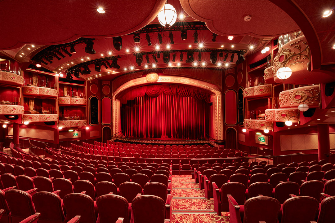  Reserve a private box in the Royal Theatre for an unforgettable experience!  