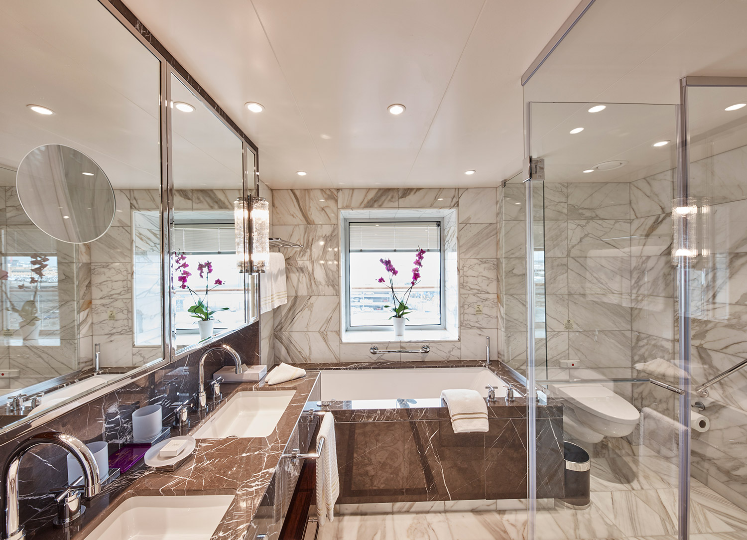 Grand Suite - Bathroom