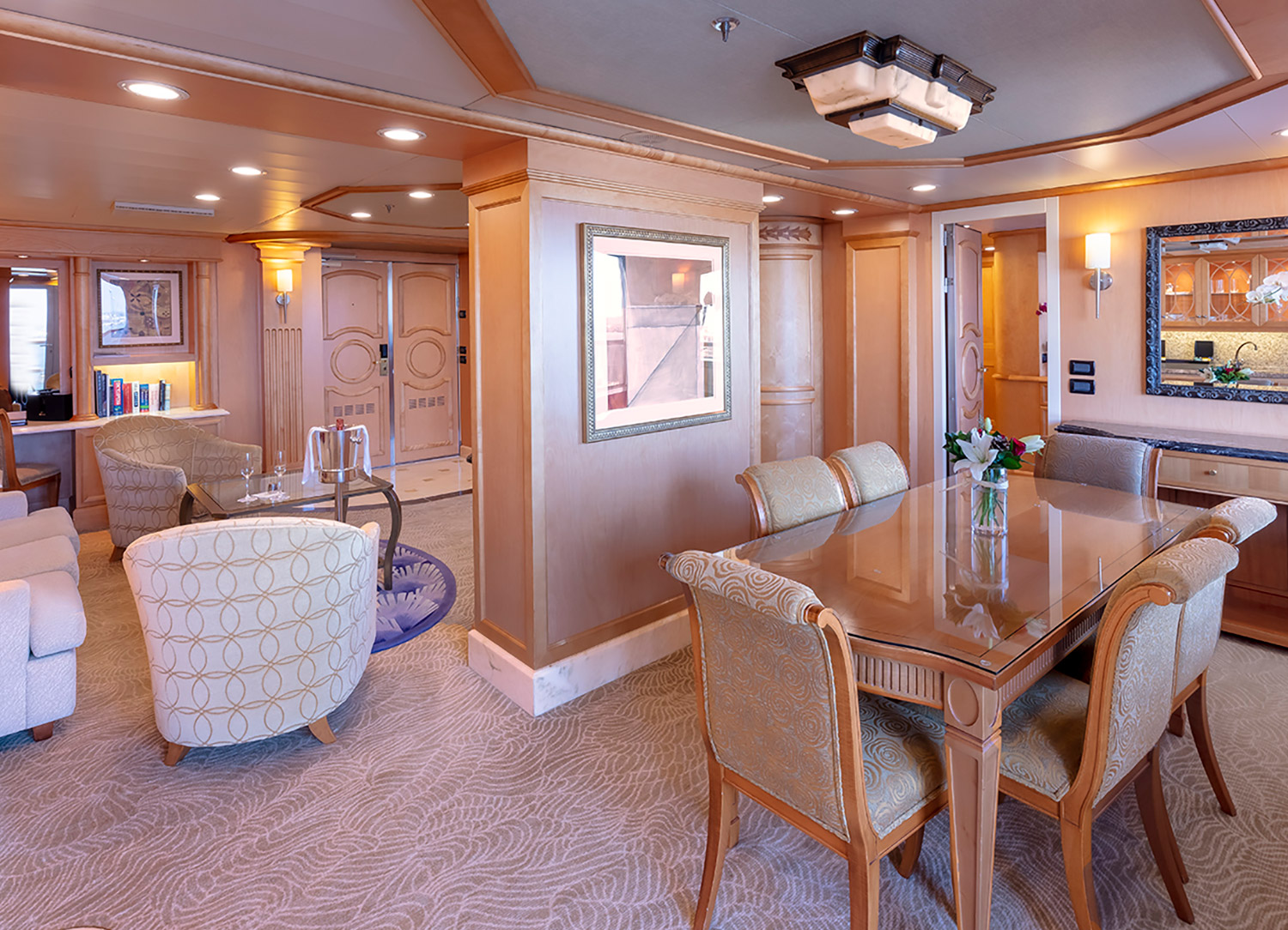 Master Suite - Dining Area