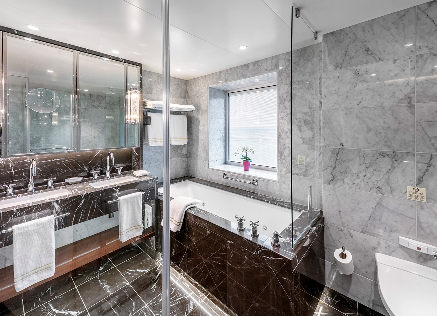 Penthouse - Bathroom