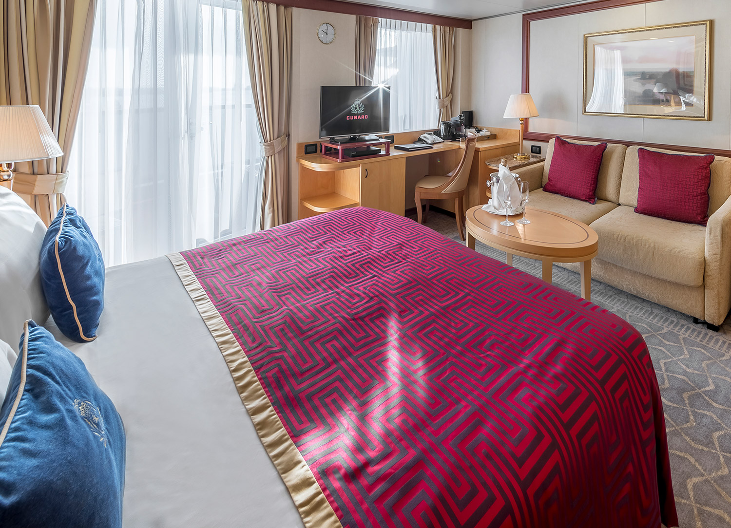 Queens Suite - Bedroom