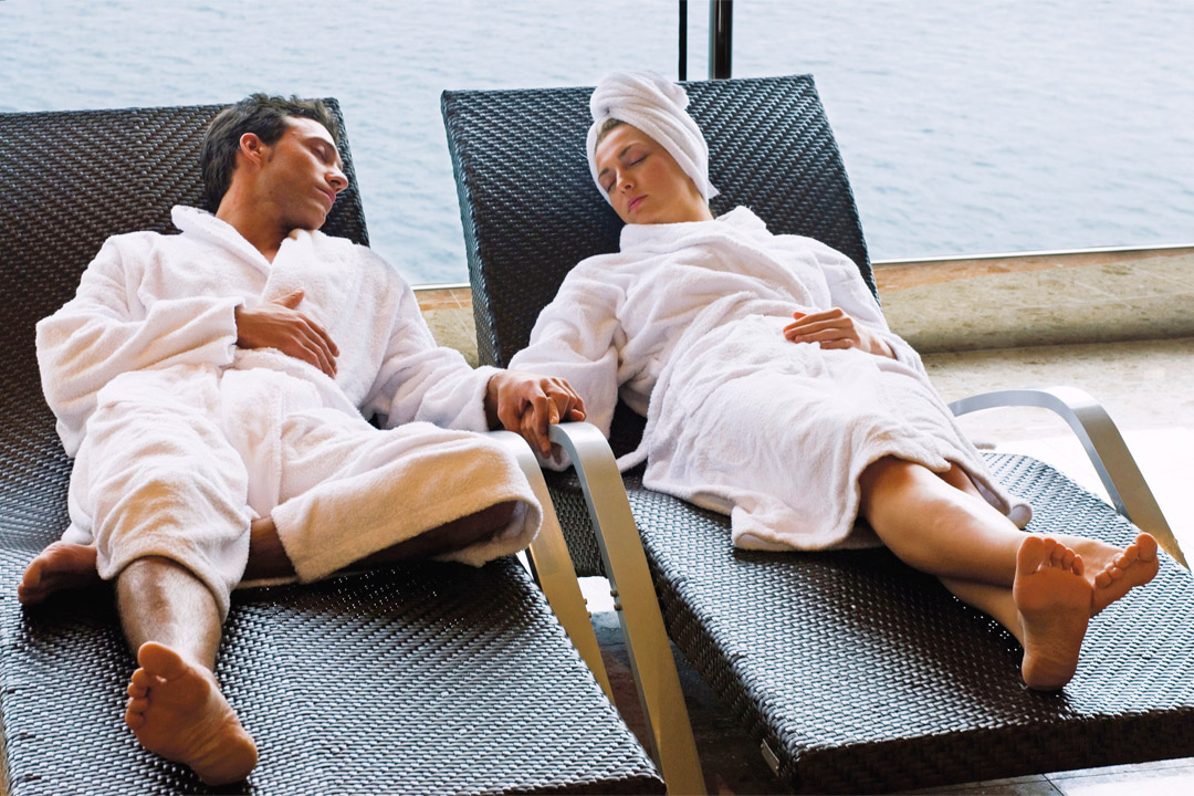  Indulge in a blissful and relaxing body treatment at MSC’s Aurea Spa! 