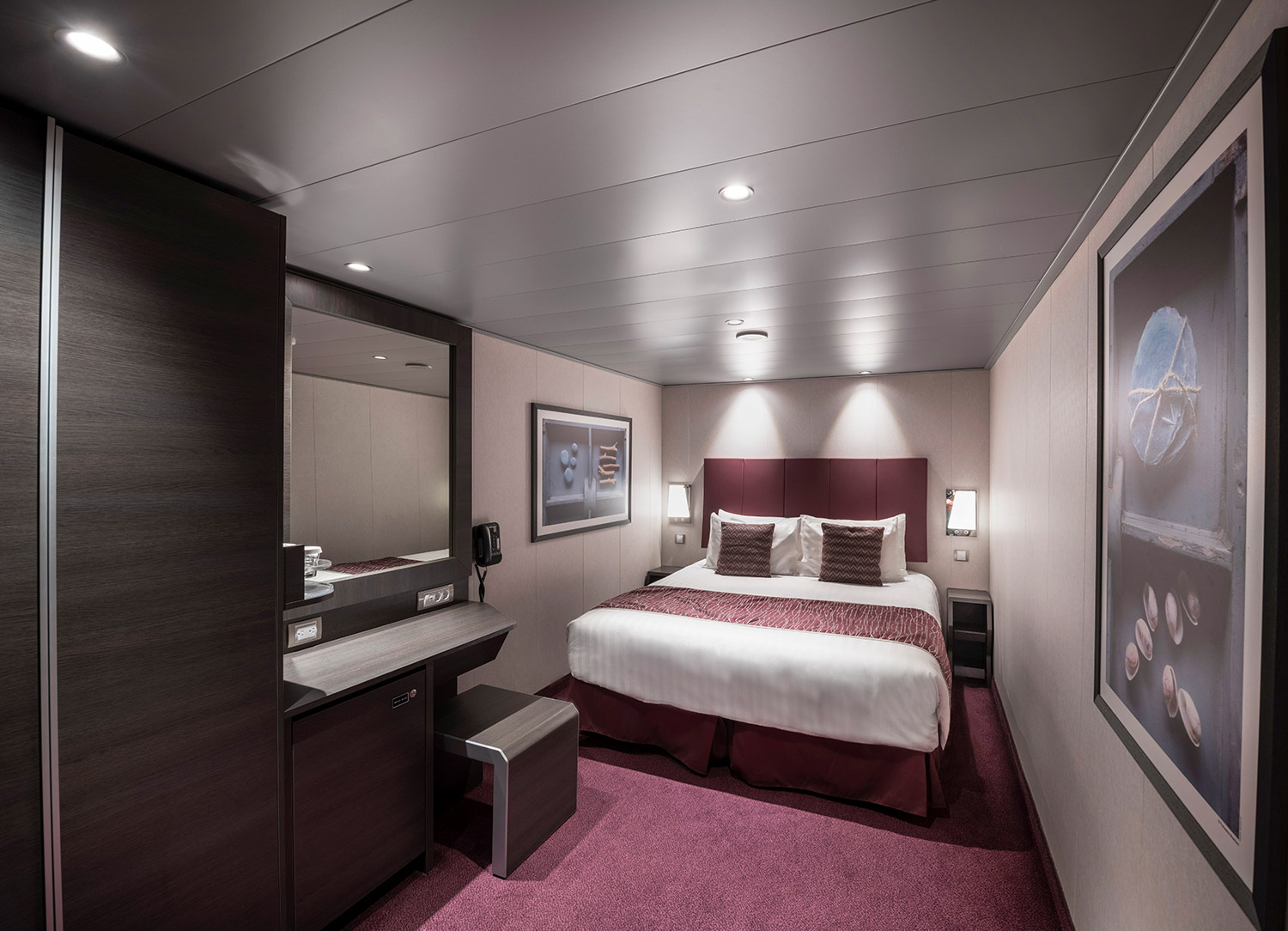 Deluxe Interior - Bedroom