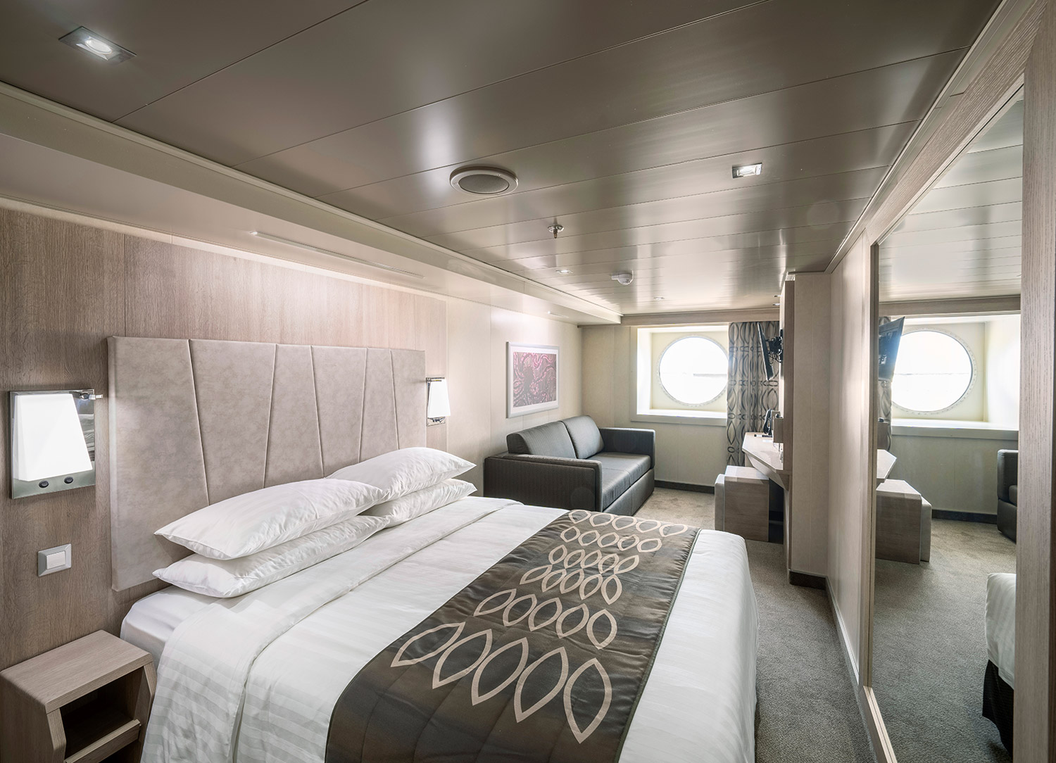 Deluxe Ocean View - Bedroom