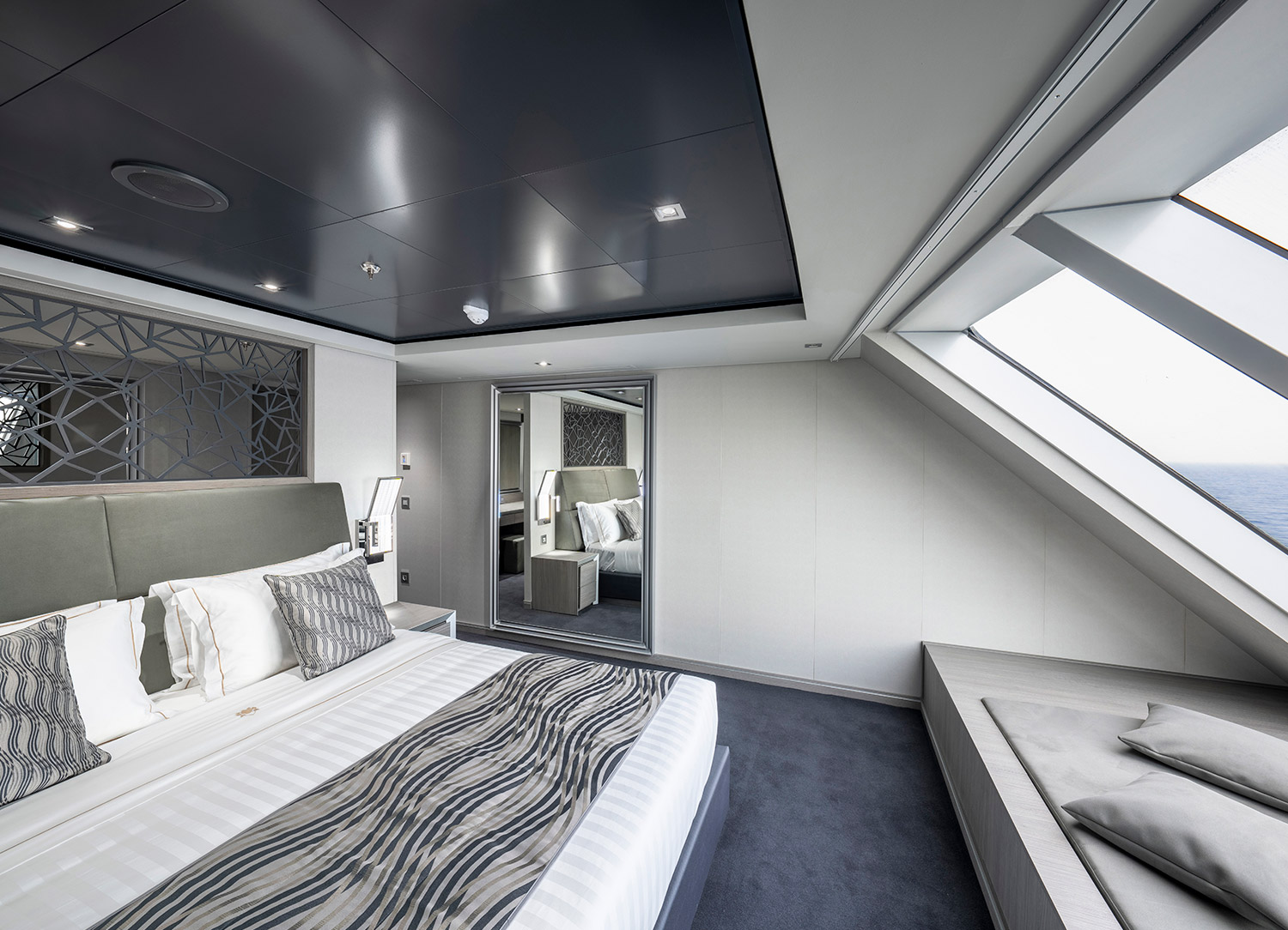 MSC Yacht Club Owner's Suite - Bedroom