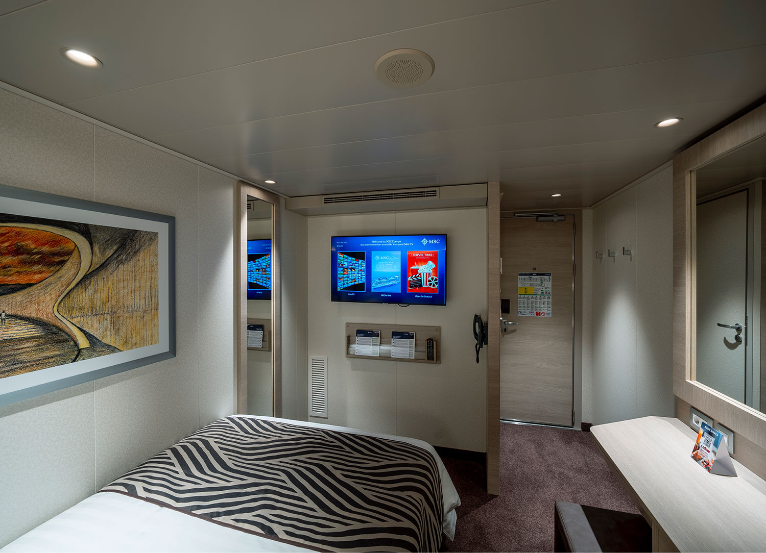Deluxe Interior - Bedroom
