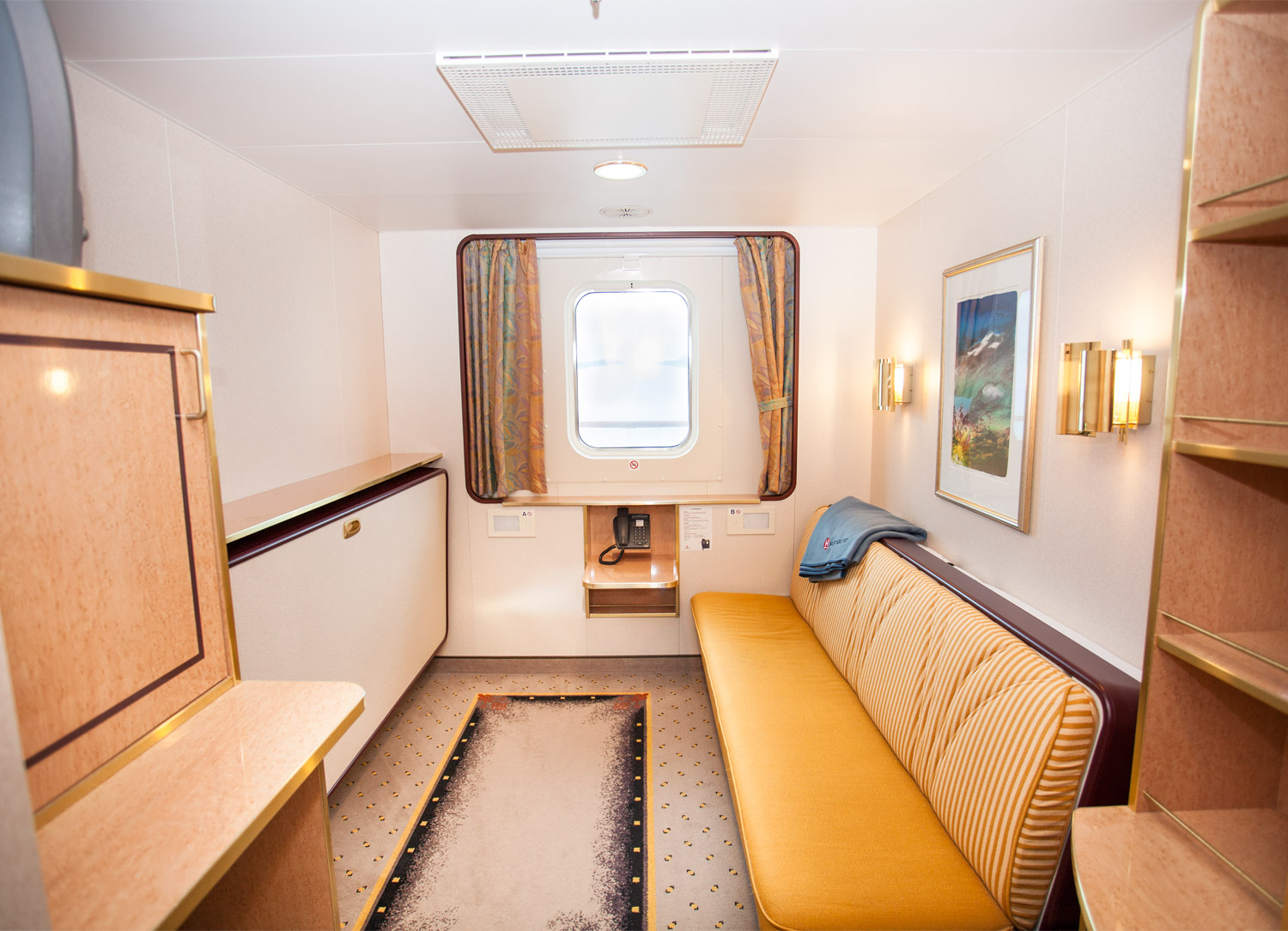 Upper Deck stateroom on MS Otto Sverdrup