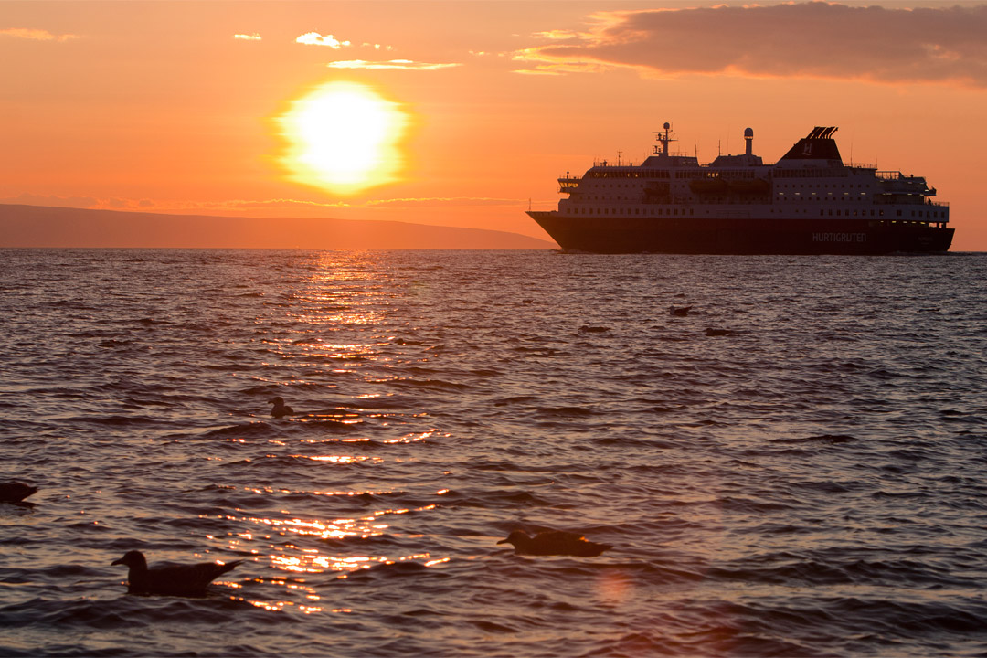  Beautiful sunsets are just a part of the breathtaking scenes you are bound to witness aboard <em>MS Nordlys</em>.  