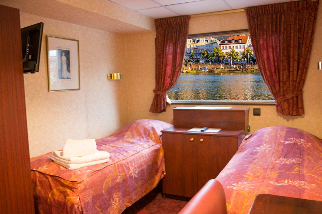 Visit beautiful destinations during your <em>MS Modigliani</em> cruise.   