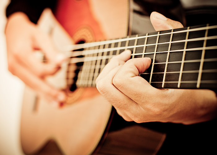  Onboard entertainment keeps your toes tapping all evening. 