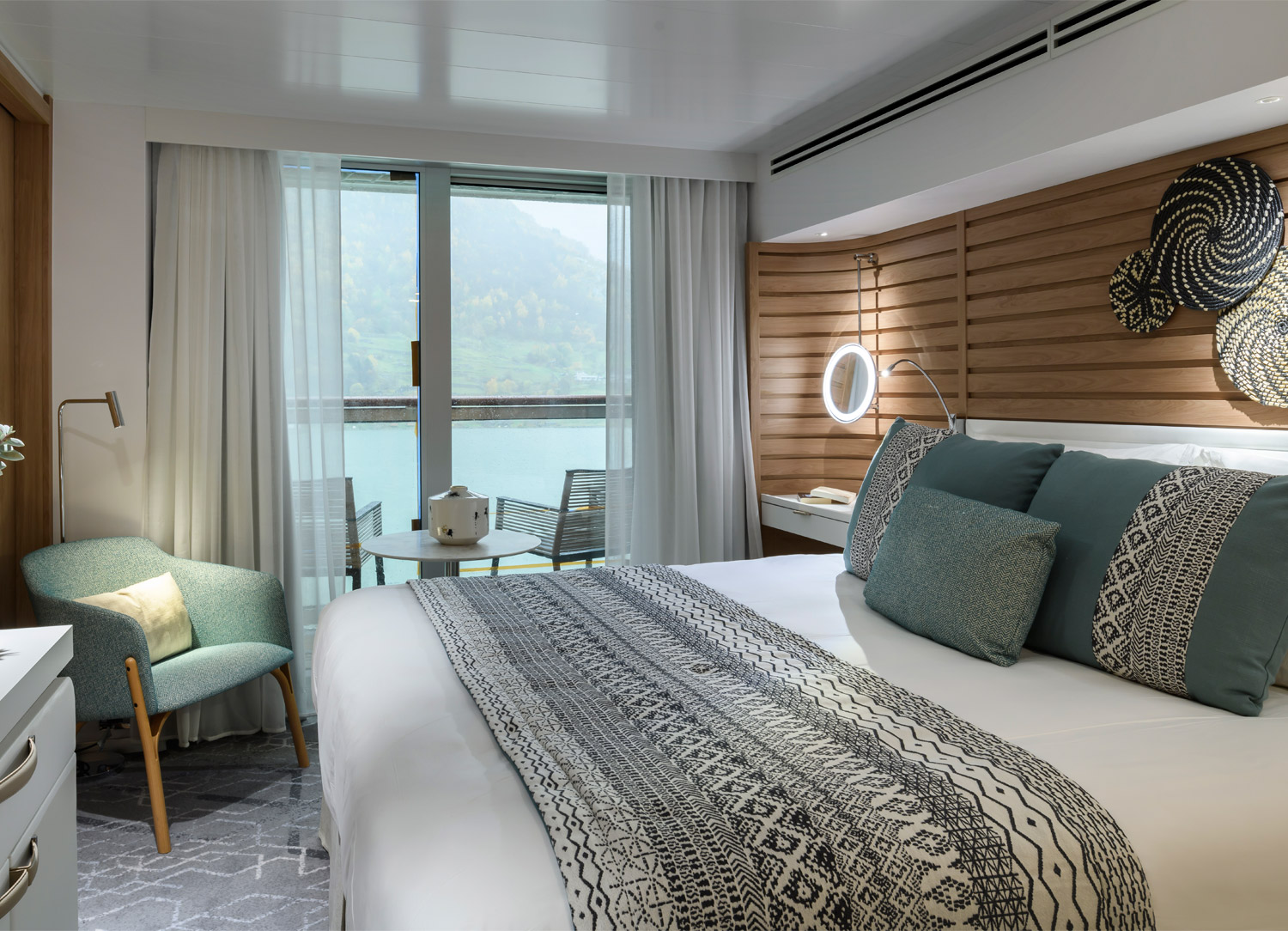 Owner's Suite stateroom on Le Champlain