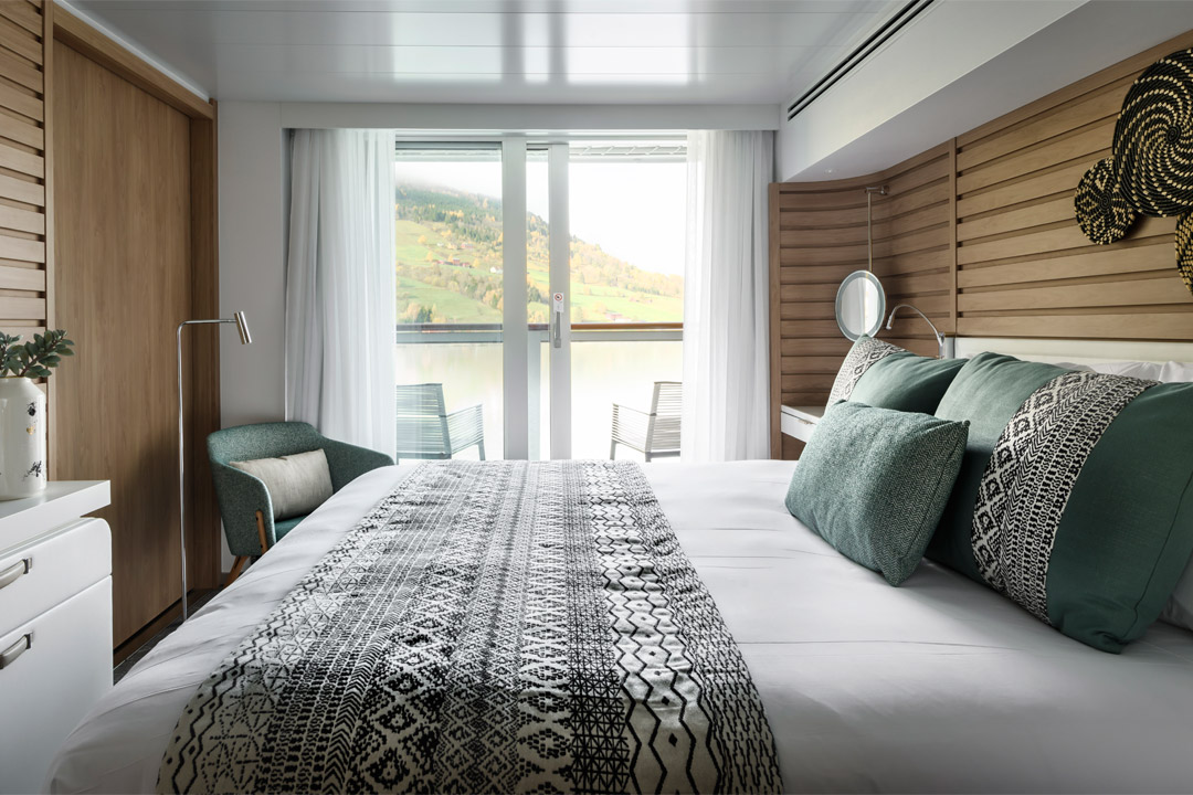  Enjoy all balcony accommodations onboard <em>Le Jacques Cartier</em>. 