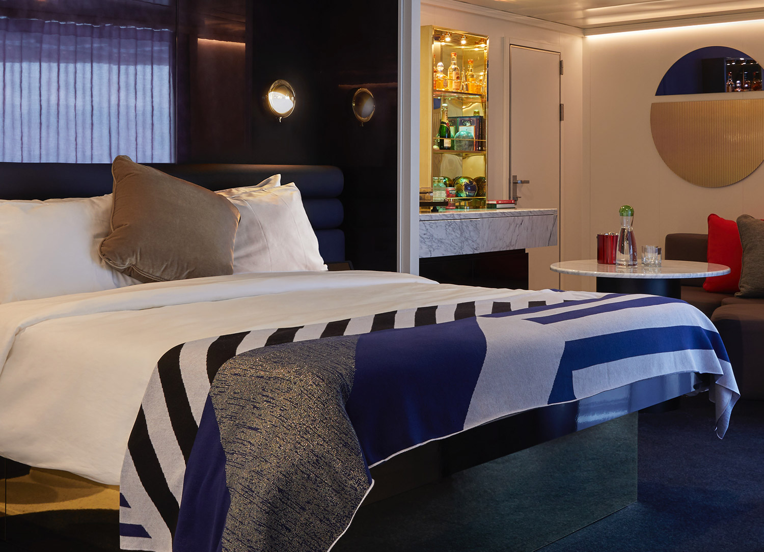 Cheeky Corner Suite - Bedroom