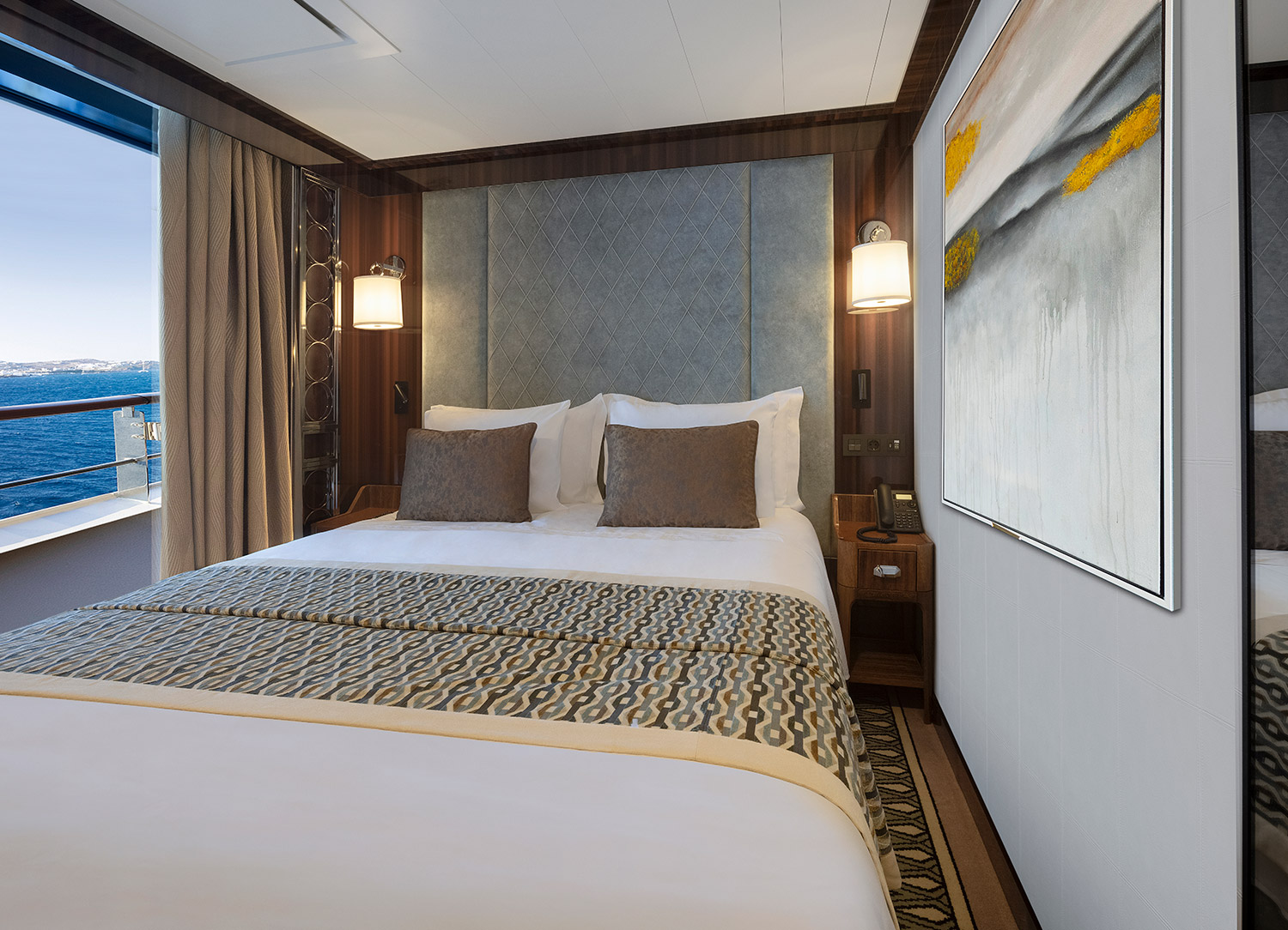 Veranda Deluxe Stateroom - Bedroom
