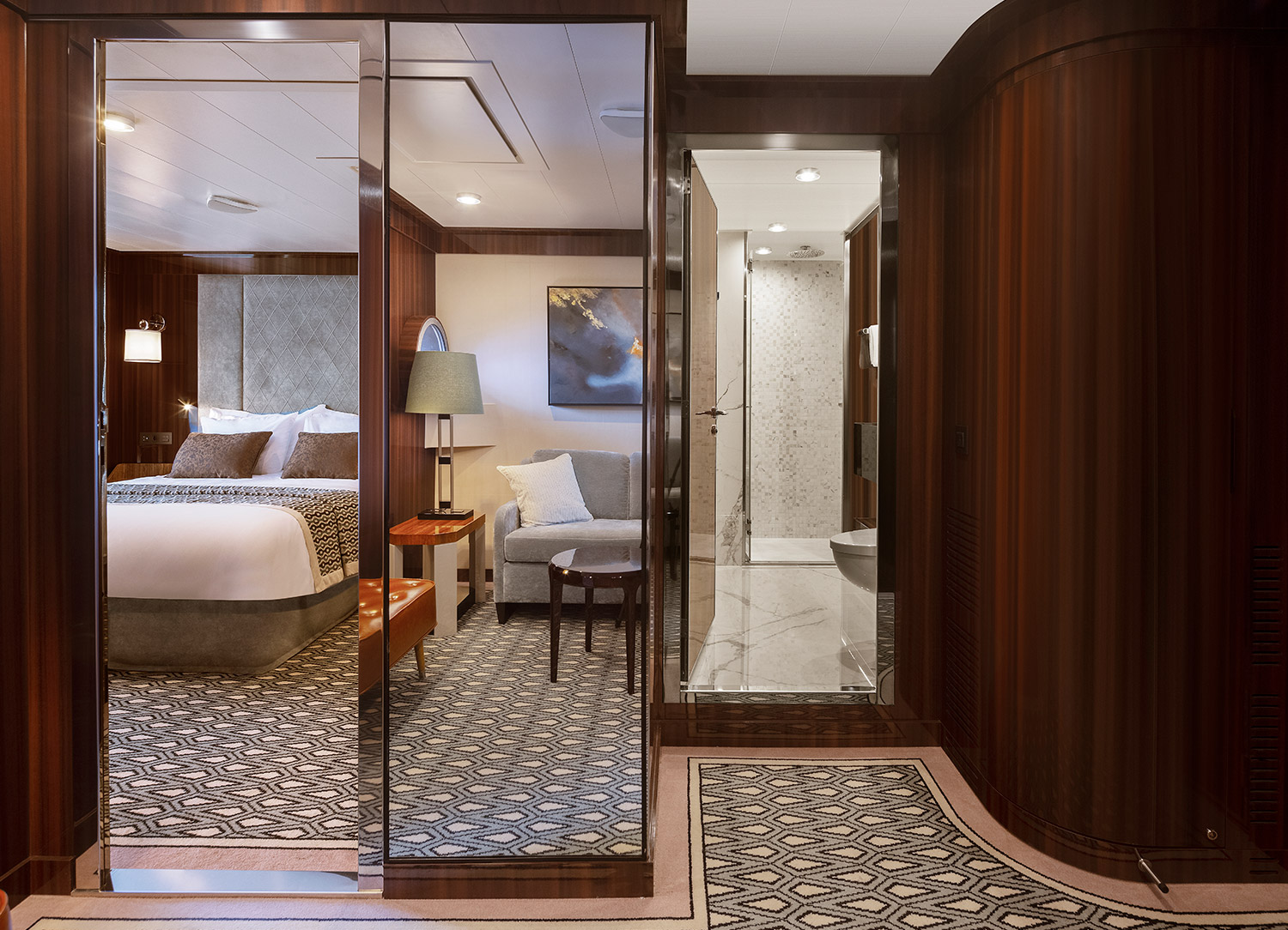Horizon Deluxe Stateroom - Bedroom