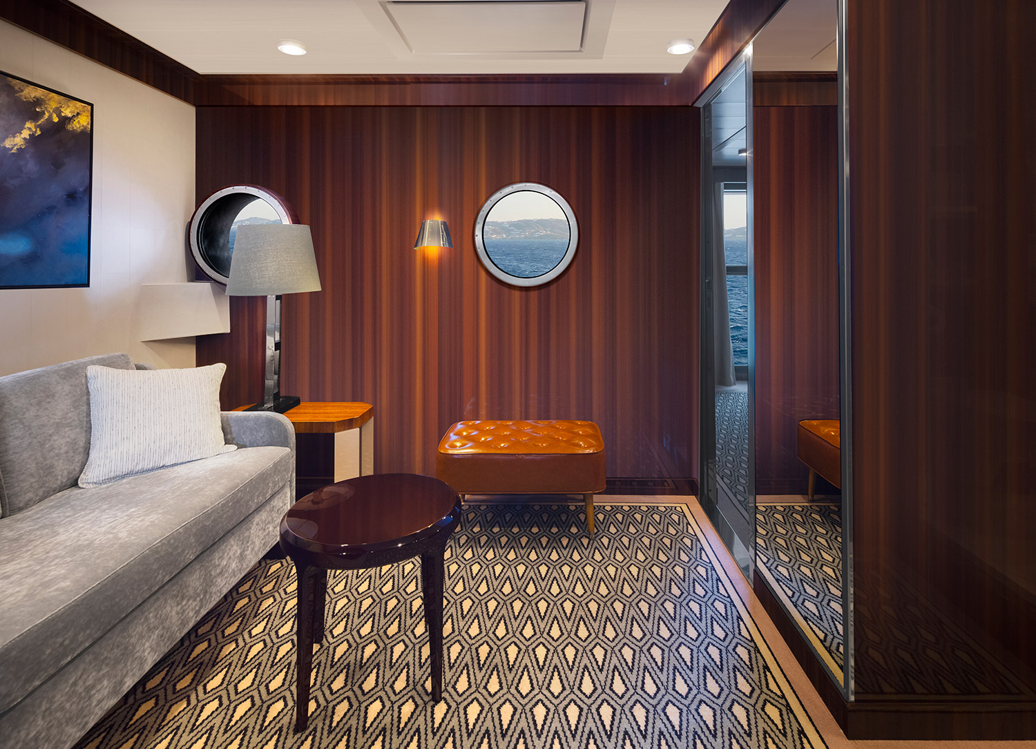 Horizon Deluxe Stateroom - Living Room