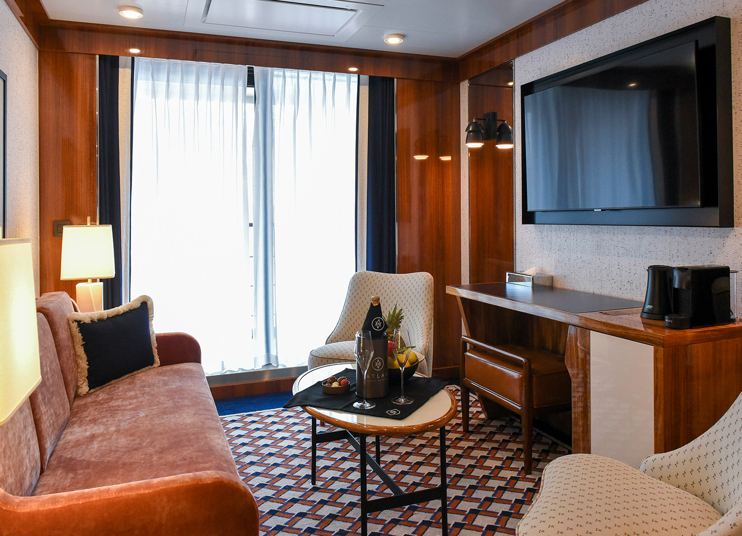 Discovery Suite - Living Room