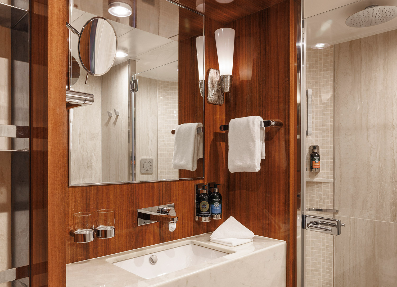 Horizon Deluxe Stateroom - Bathroom