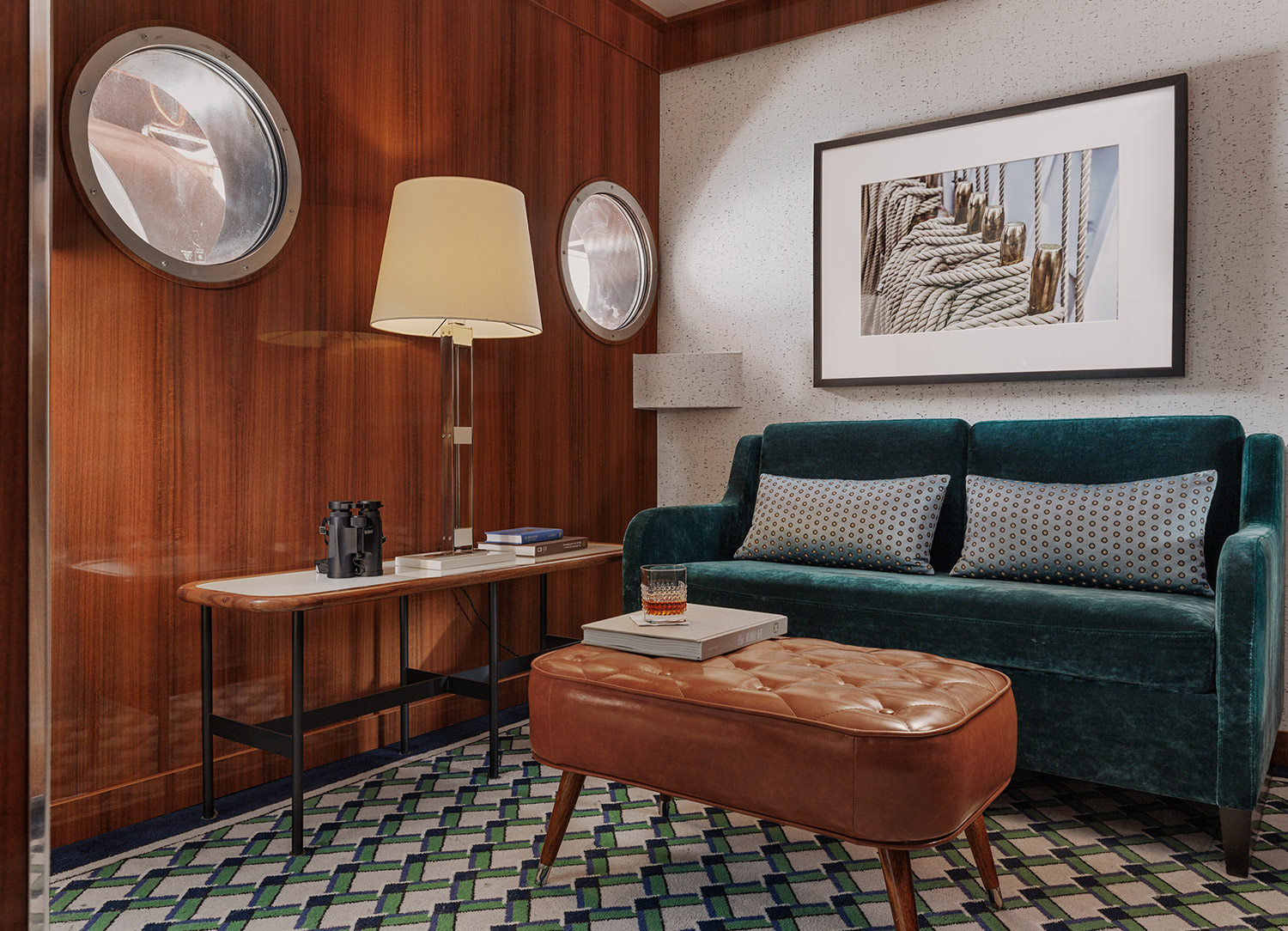 Horizon Deluxe Stateroom - Living Room
