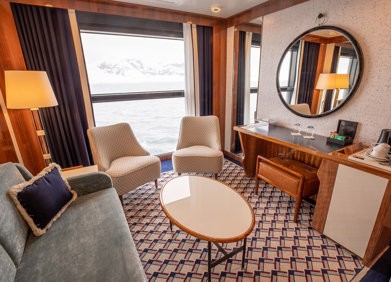 Horizon Stateroom - Sitting Area
