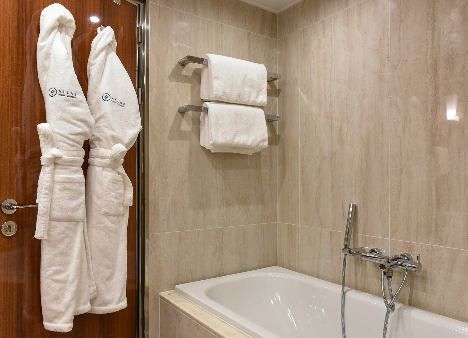 Navigator Suite - Bathroom