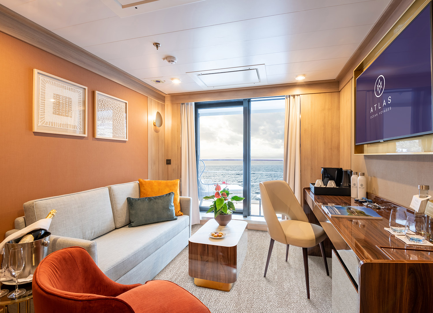 Discovery Suite - Living Room