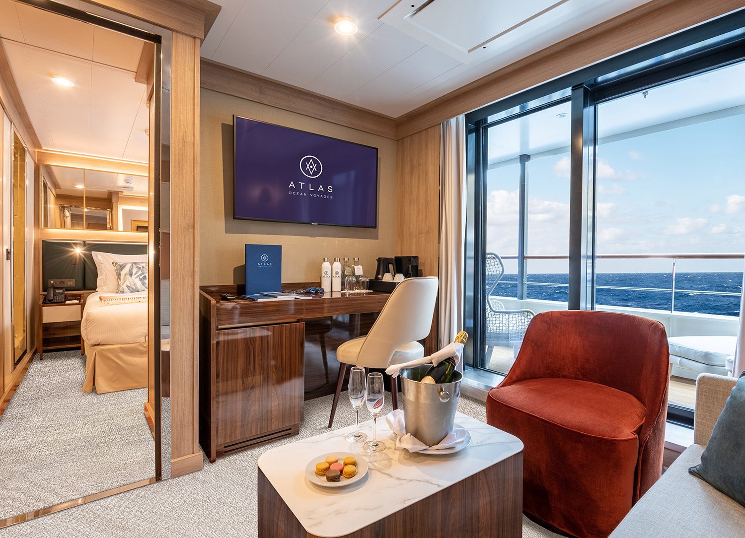 Navigator Suite - Living Room