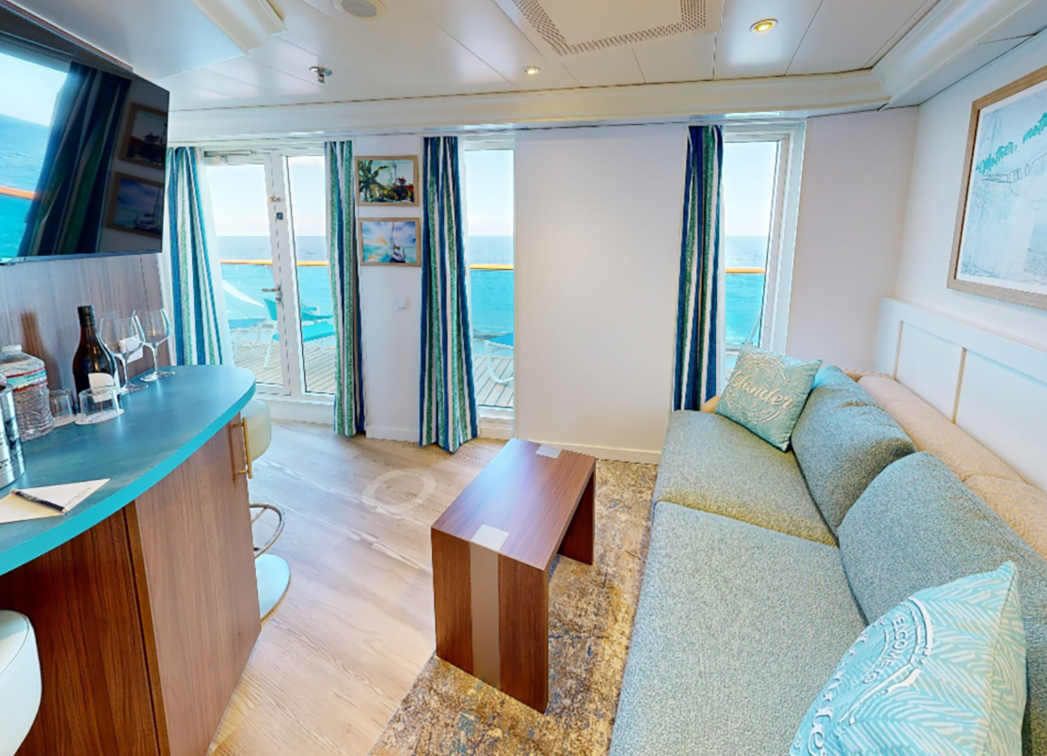 Grand Terrace Corner Suite - Seating Area