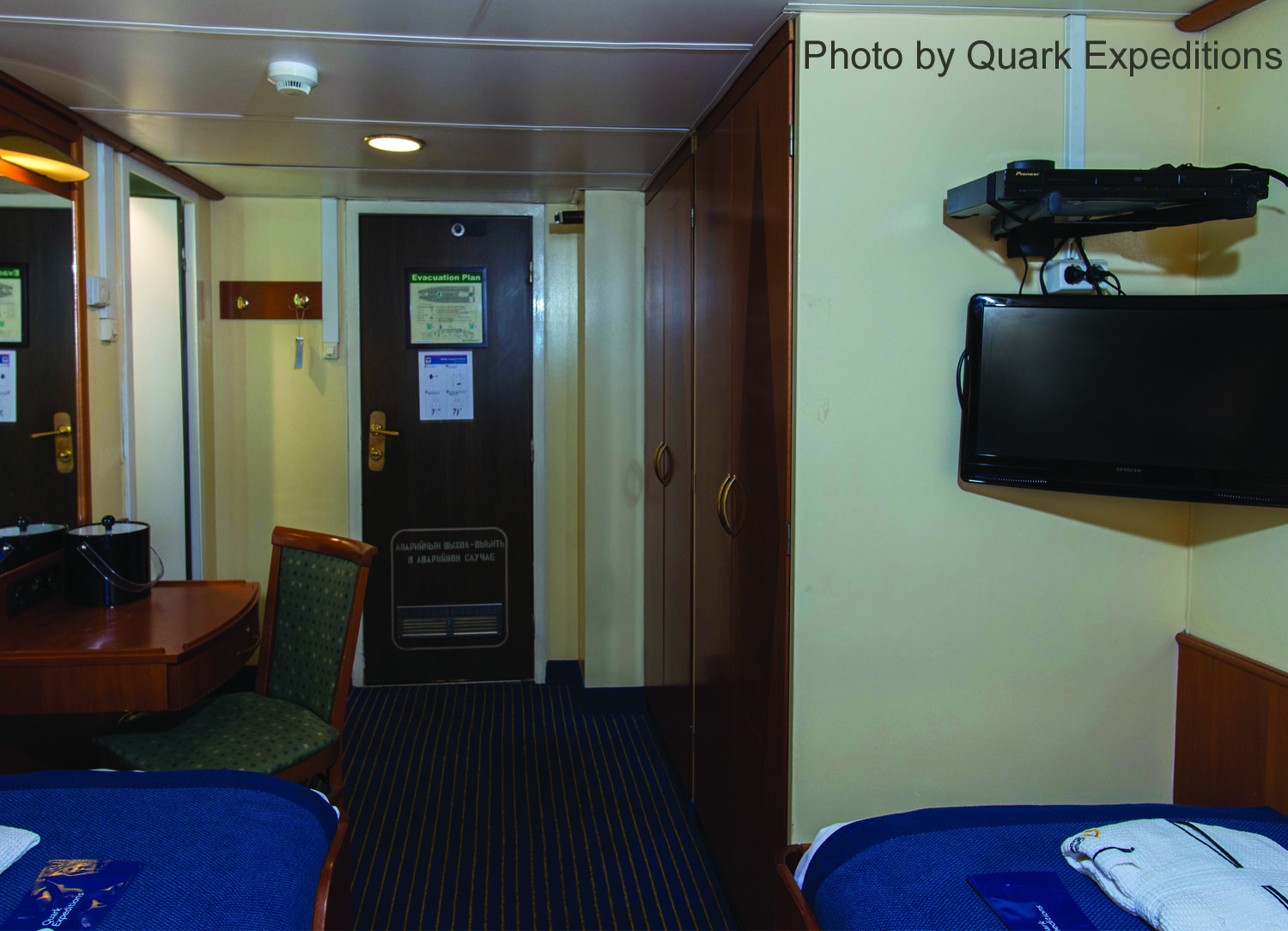 Main Deck Twin Porthole stateroom on Ocean Adventurer