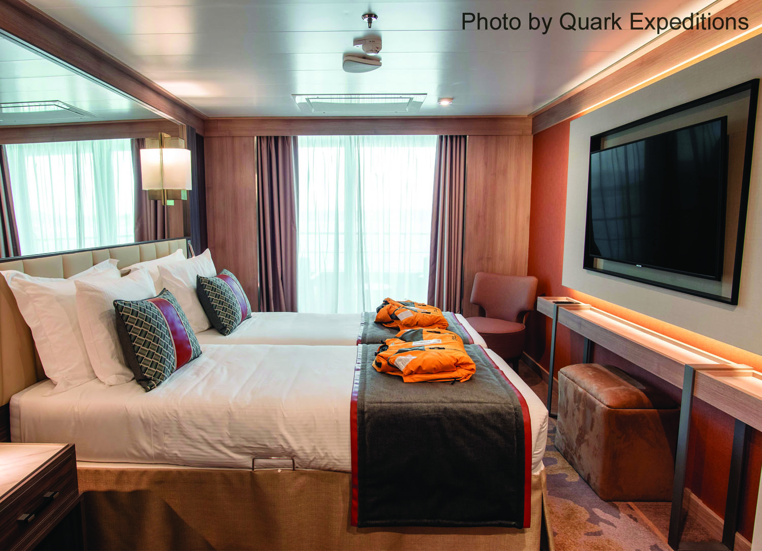 Deluxe Suite stateroom on World Explorer