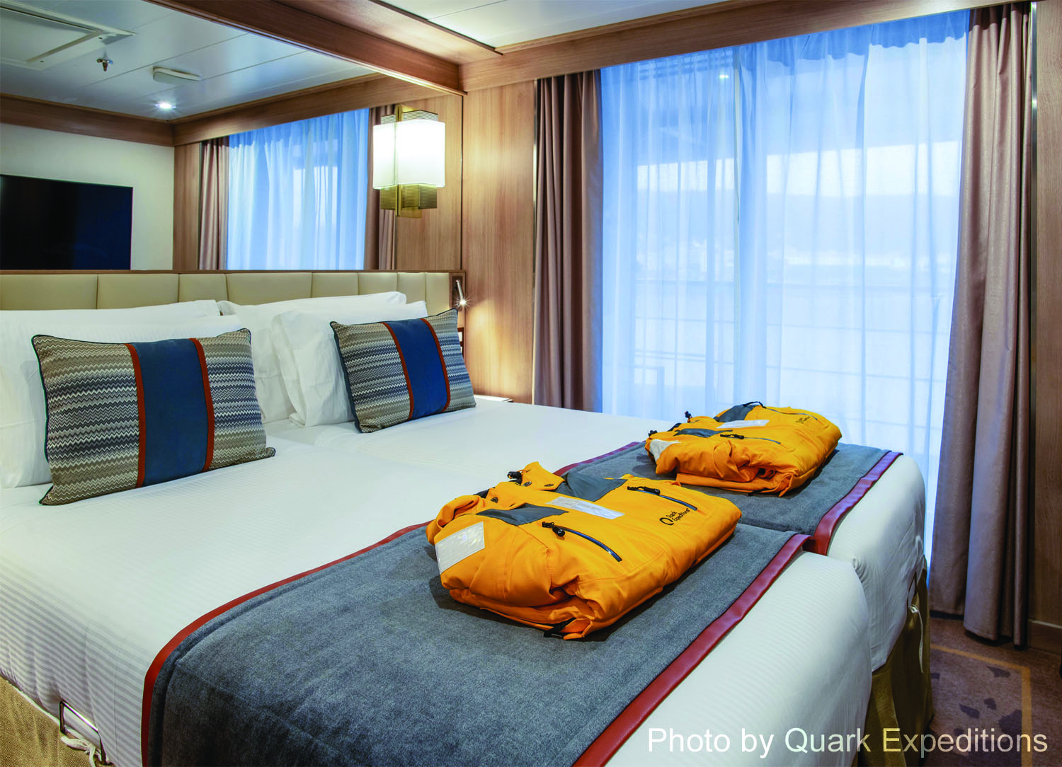 Triple Suite stateroom on World Explorer