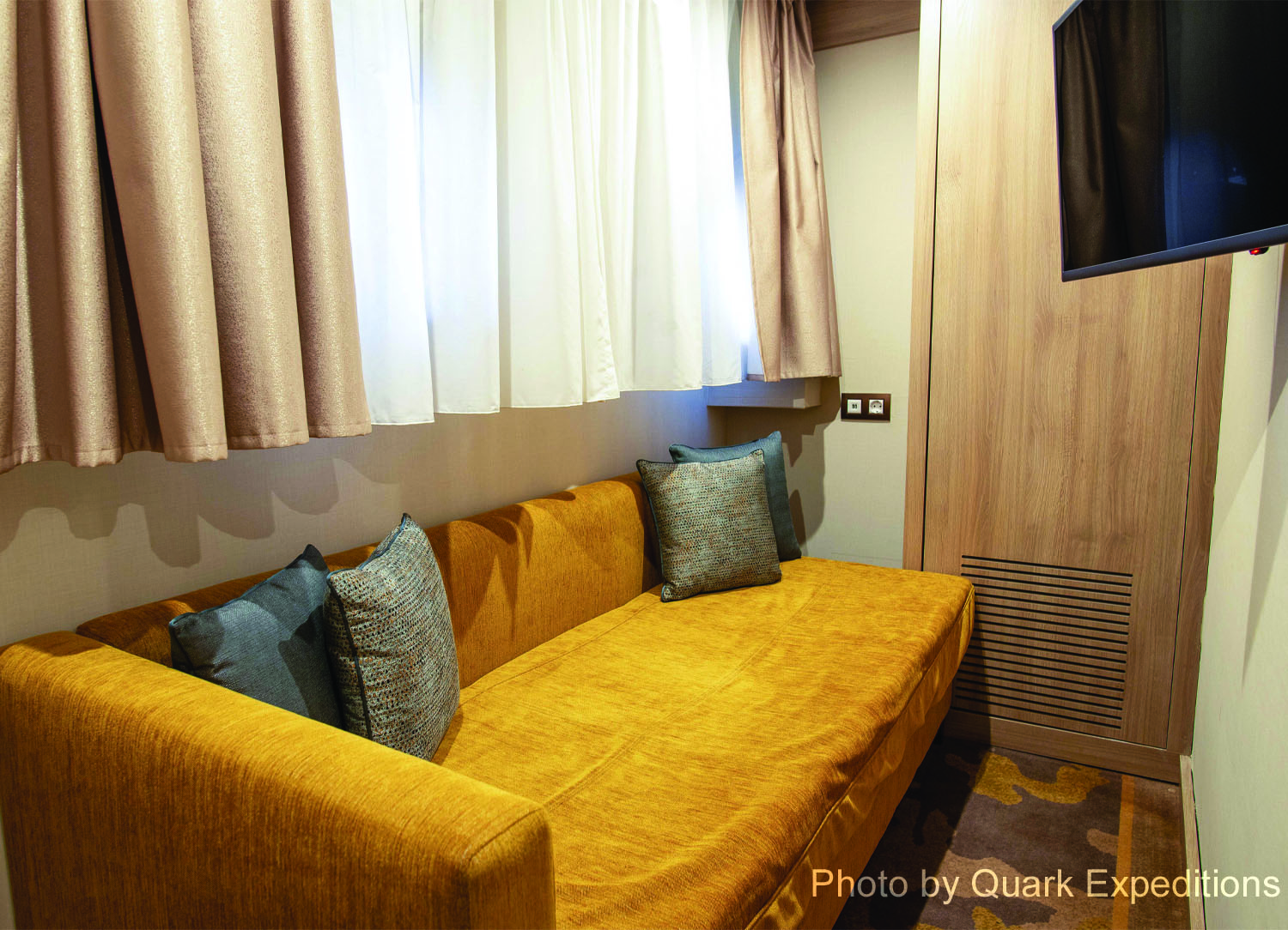 Triple Suite stateroom on World Explorer