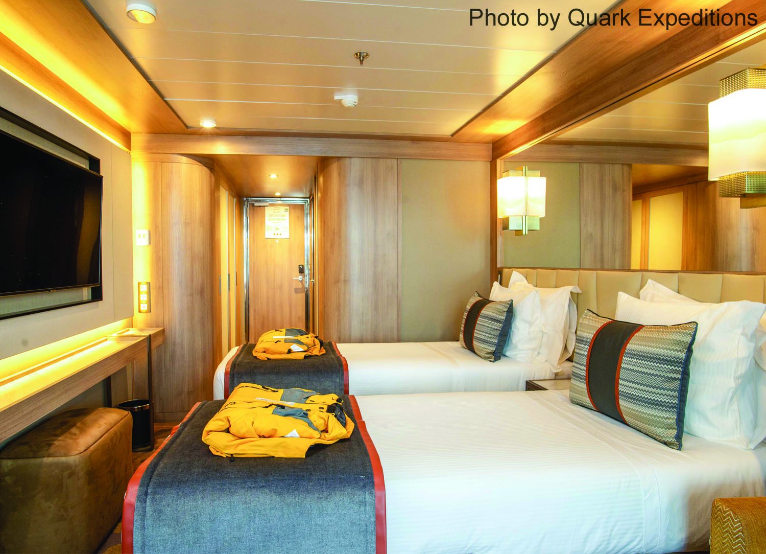 Veranda Suite stateroom on World Explorer