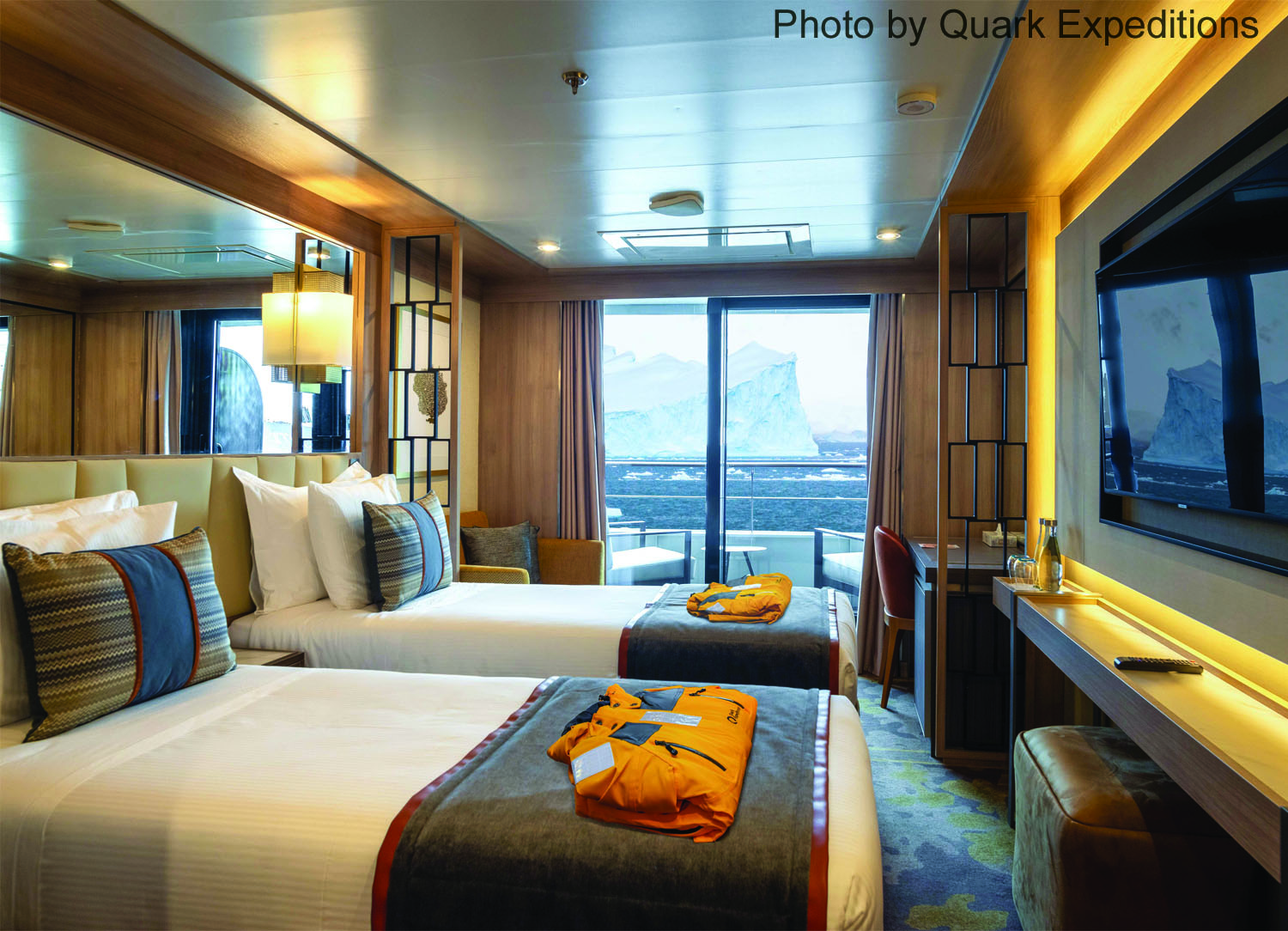 Veranda Suite stateroom on World Explorer