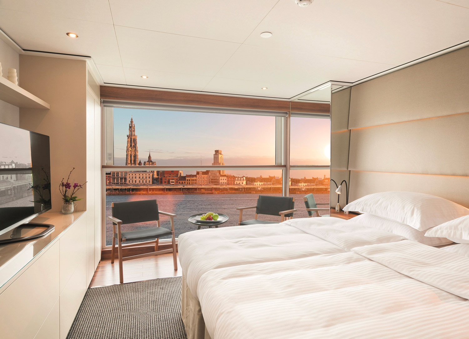 Emerald Panorama Balcony Suite