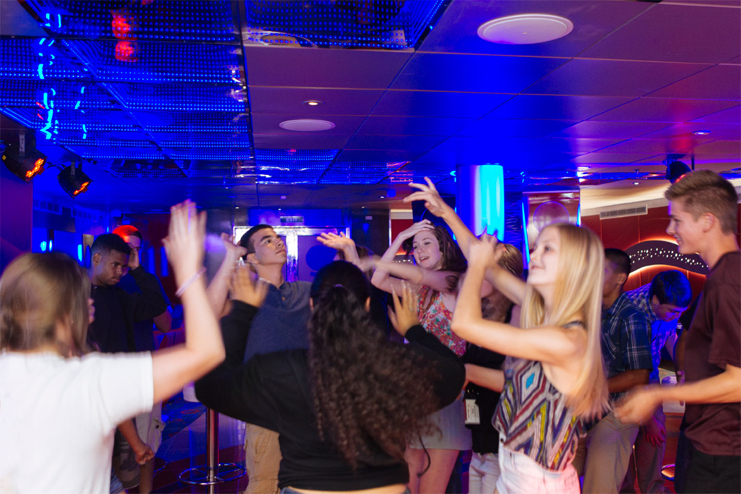  Teens aged 15 to 17 can dance all day long in Club O2.  