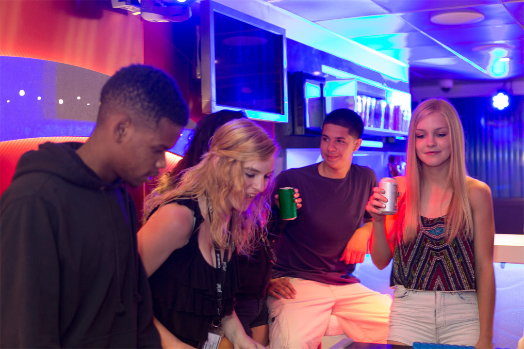  There’s plenty of fun awaiting guests ages 15 to 17 in Club O2 