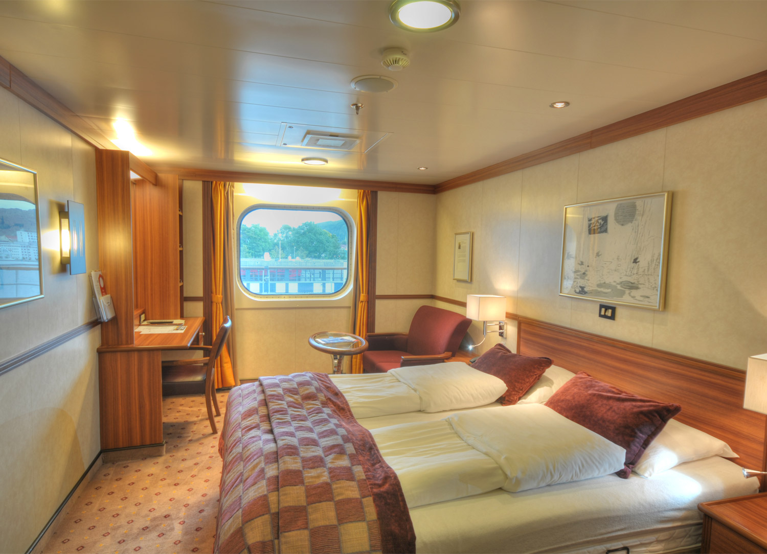 Upper Deck stateroom on MS Fram